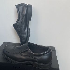 Boys black dress shoes , slip on , comfy, barely worn ,size 1 , skid resistant